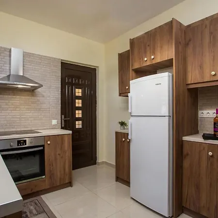 Lyristis Aparthotel