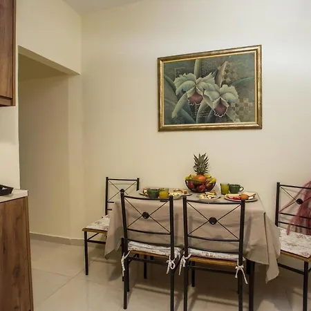 Lyristis Aparthotel